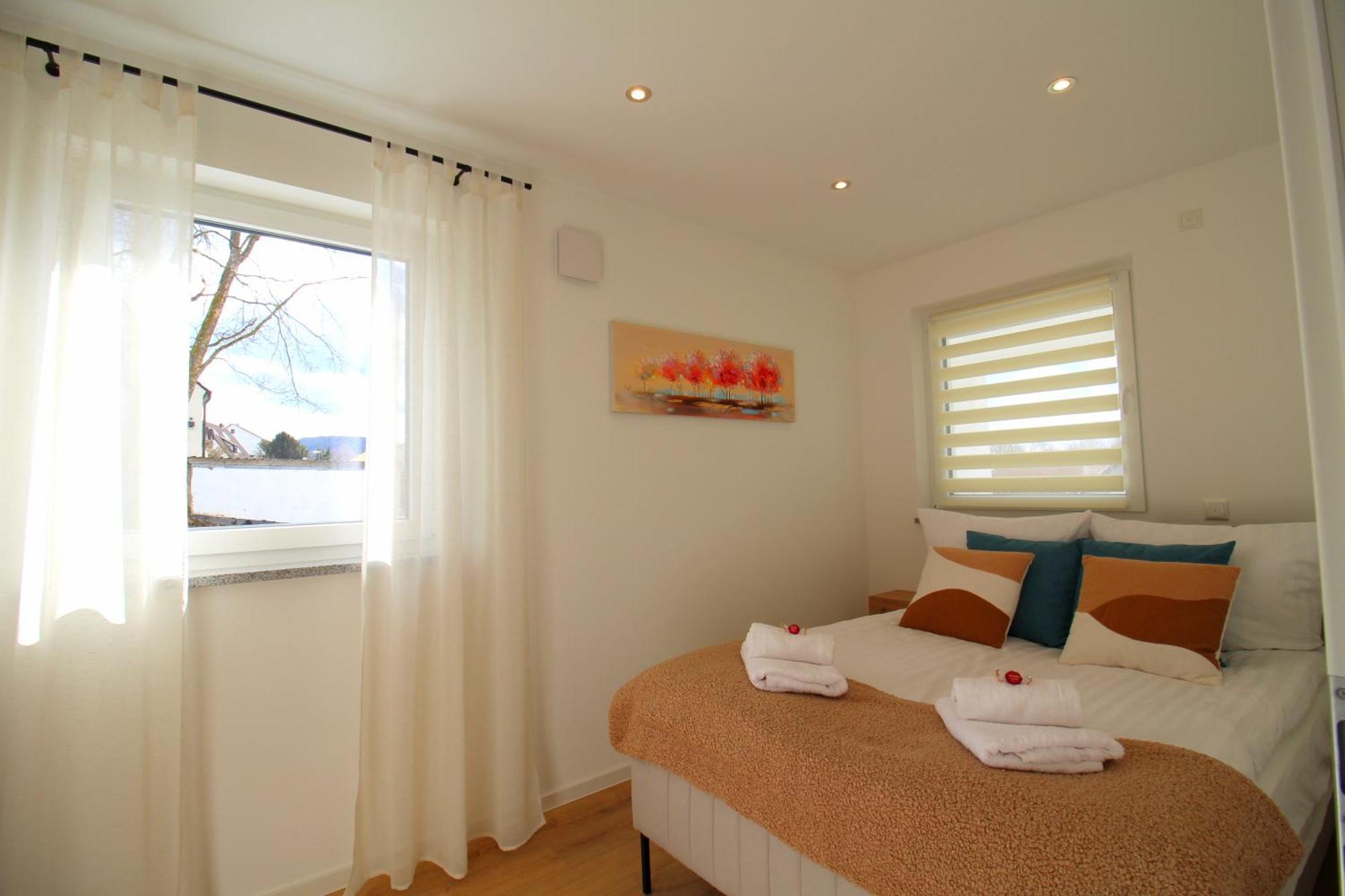Apartment Mit Voll Ausgestatetter Kueche, Badewanne, Balkon, Parkplatz Vor Dem Haus, Ruhig Gelegen, Ada4 Kulmbach Extérieur photo