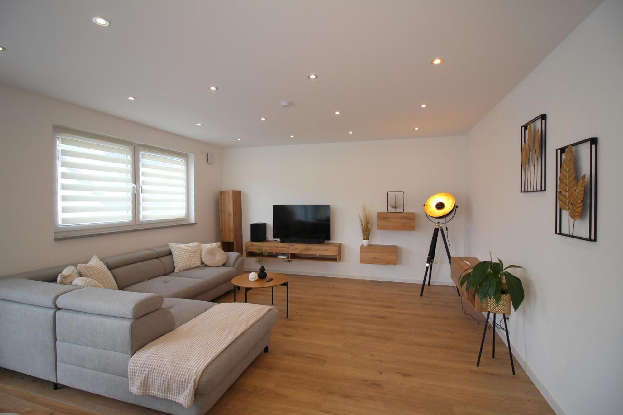 Apartment Mit Voll Ausgestatetter Kueche, Badewanne, Balkon, Parkplatz Vor Dem Haus, Ruhig Gelegen, Ada4 Kulmbach Extérieur photo