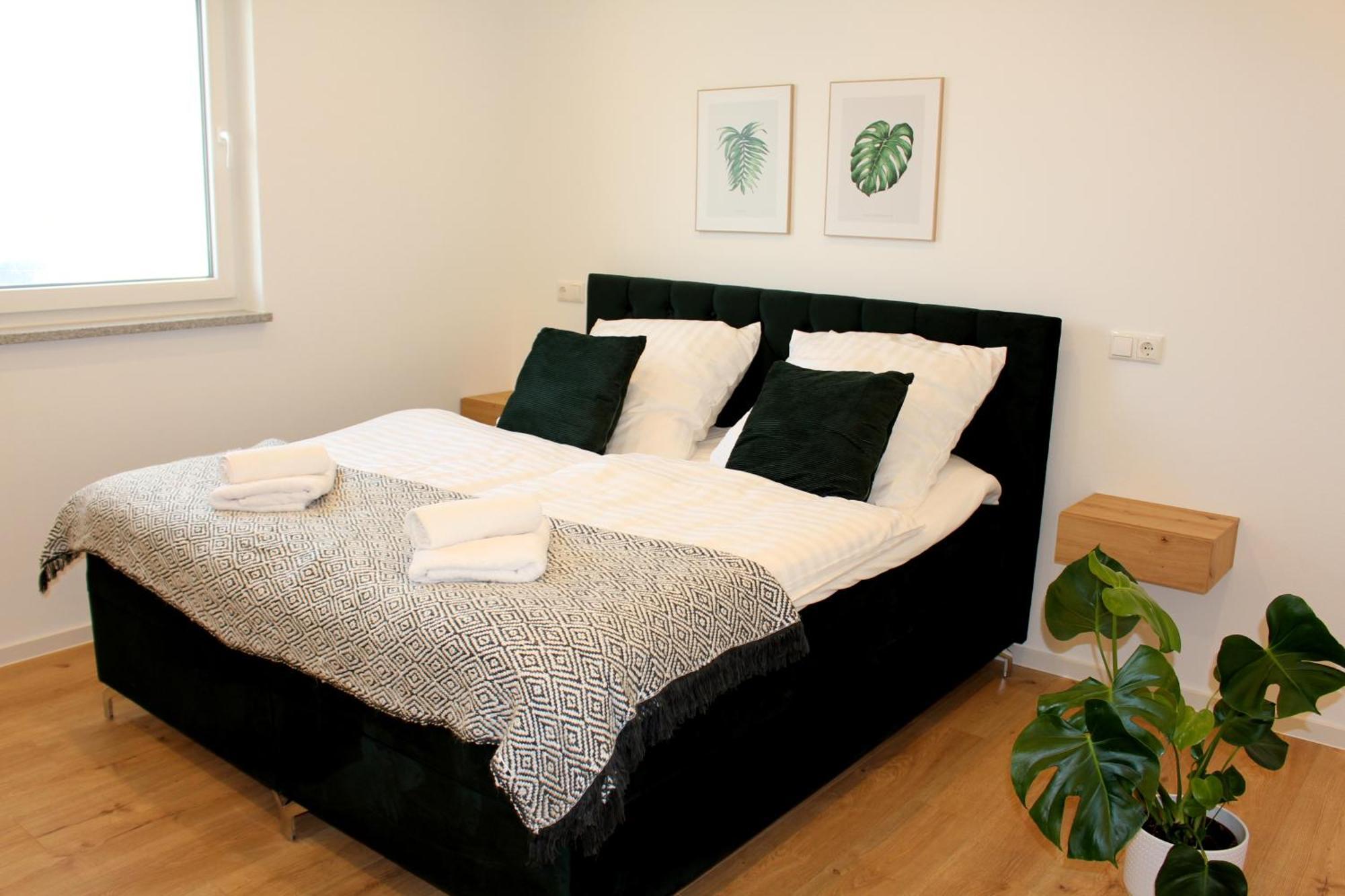 Apartment Mit Voll Ausgestatetter Kueche, Badewanne, Balkon, Parkplatz Vor Dem Haus, Ruhig Gelegen, Ada4 Kulmbach Extérieur photo